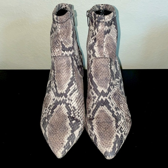 MARC FISHER Jerica Snakeskin Print Pointy Toe Ankle Boot Stretch Block Bootie 10 - Picture 2 of 10